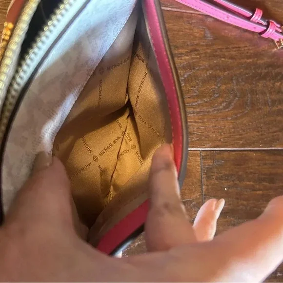 Michael Kors Cindy Striped Hibiscus Dome Crossbody Bag $198 NWT - Picture 9 of 12